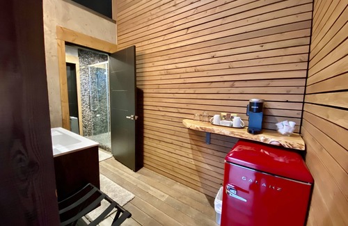Grantsdale Cabin | Glamping Cabin on the Bitterroot River