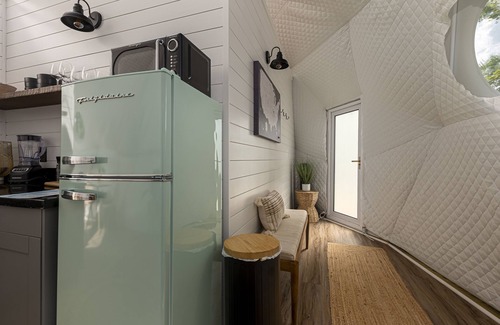 Simpson Apartment | Glamping Dome with Hot Tub in Shawnee Forest