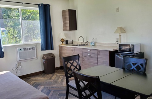 Stevenson RV Rental | Glamping in style with shared showers and restrooms. Sleeps 3 adults comfortably