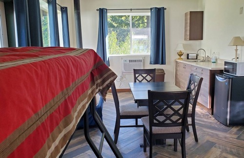 Stevenson RV Rental | Glamping in style with shared showers and restrooms. Sleeps 3 adults comfortably