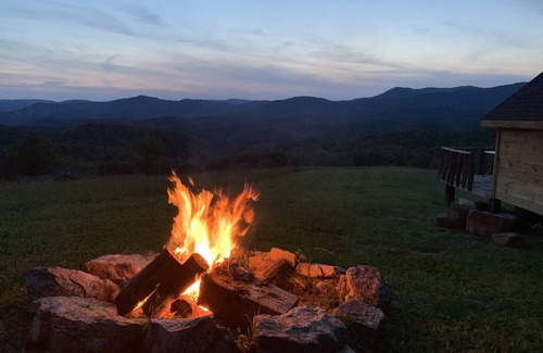 Covington Cabin | Glamping in the Tiny House with a Huge View