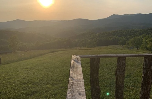 Covington Cabin | Glamping in the Tiny House with a Huge View