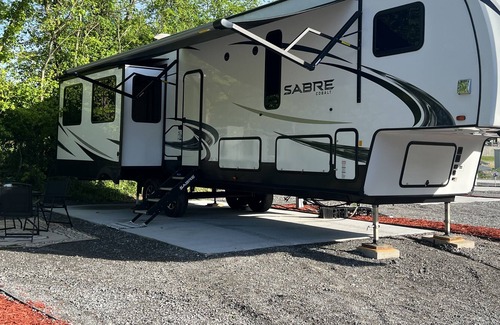 Cadiz RV Rental | Glamping on Lake Barkley