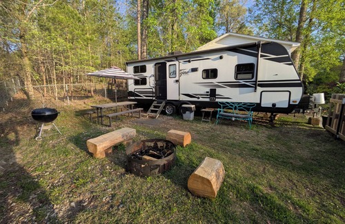 Easley House | Glamping on the Homestead