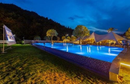 Wulingyuan Hotel | Glamping Resort-At National Forest Park with Free Shuttle