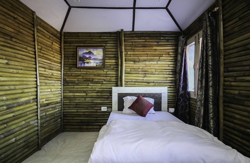 Kempty Range Hotel | Glamwood Resort