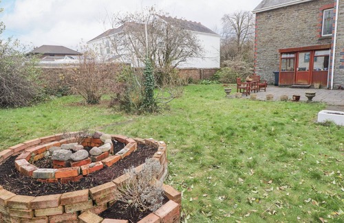 Gorseinon Cottage | Glan Yr Afon