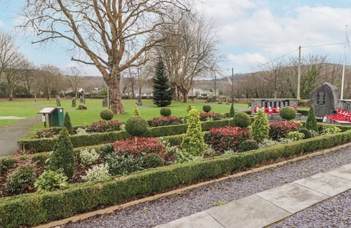 Gorseinon Cottage | Glan Yr Afon