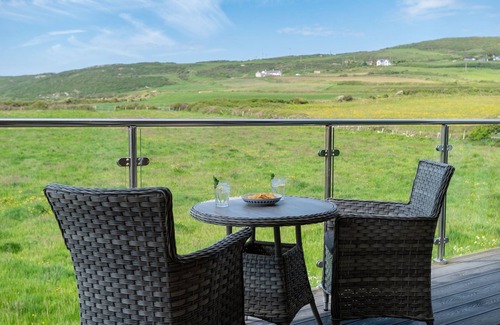 Cylch-Y-Garn Cottage | Glan Yr Afon - sleeps 5 guests in 3 bedrooms