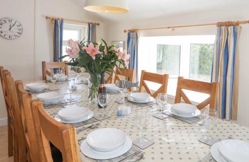 Caergeiliog House | Glanrhyd Isaf