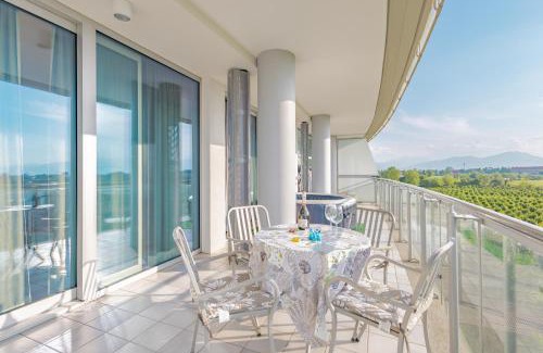 Madonna dell'Olmo Apartment | Glass House