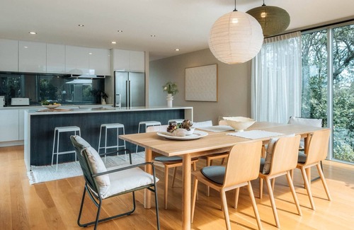 Waiheke Island House | GLASSHOUSE | Coast & Country | WINTER DEAL - Stay for 3, Pay for 2