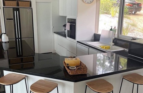Taylor Bay House | Glasshouse on the Lake