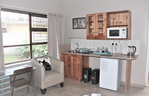 Bredasdorp Bed & Breakfast | GlassTree B&B