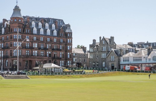 Strathkinness House | GLEBE COTTAGE (NUMBER 6), family friendly in St Andrews