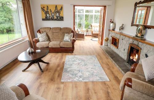Newry House | Glebe Farm Cottage