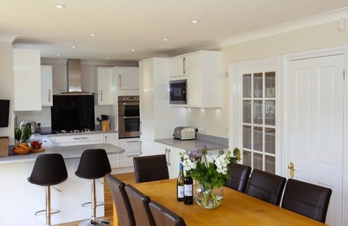 Aveton Gifford House | GLEBE HOUSE, family friendly, with a garden in Bigbury-On-Sea