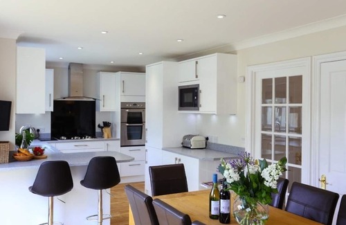 Aveton Gifford House | GLEBE HOUSE, family friendly, with a garden in Bigbury-On-Sea