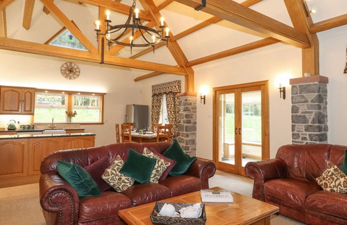 Dunscore Cottage | GLEN VIEW, pet friendly, character holiday cottage in Dumfries
