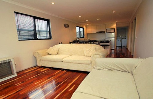Strahan Apartment | Glenaire Apartments at Meredith