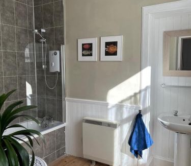 Tarbert House | Glencarrick - Harbour View