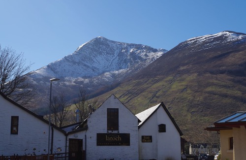 West Laroch Cottage | Glencoe: Strathassynt Cottage in the heart of stunning Highland scenery
