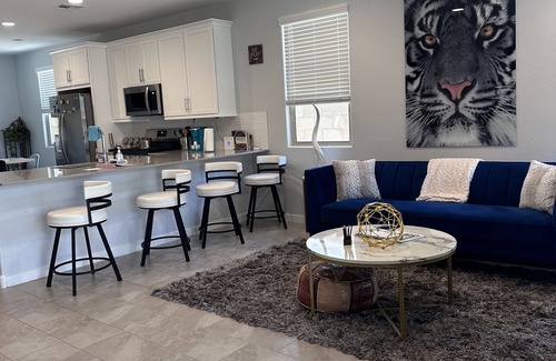 Glendale House | Glendale 1/2 mile walking distance to the stadium