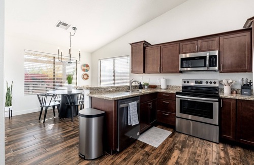 Deer Valley House | Glendale AZ, heated pool, 3 bed, 2 ba. Centrally located!