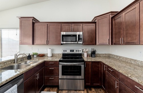 Deer Valley House | Glendale AZ, heated pool, 3 bed, 2 ba. Centrally located!