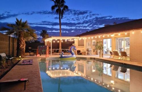 Country Meadows House | Glendale Getaway Pool