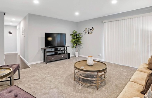 Glendale Heights House | Glendale Heights Rental- Windsor Ln