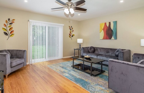 Glendale Heights House | Glendale Heights Rental - Nolan Ave