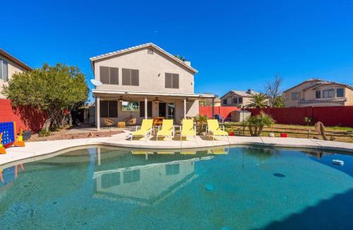 Larissa House | Glendale w Pool & Games