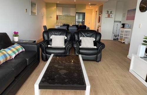 Glenelg Apartment | Glenelg resort style beachside apartment