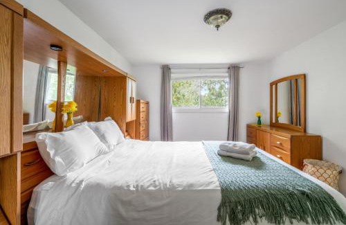 Mississauga House | Glengarry Haus Spacious 2BR Home Away From Home