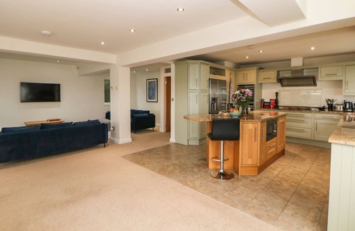Millthorpe House | GLENHURST, family friendly, with open fire in Holmesfield