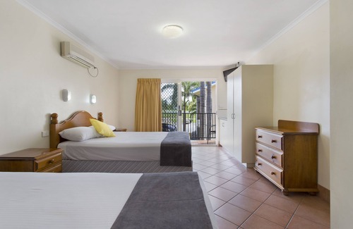 Norman Gardens Hotel | Glenmore Tavern