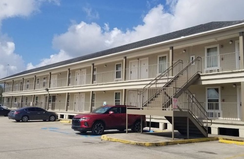 Viavant - Venetian Isles Hotel | Glenrose Motel