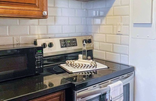 Rosedale Apartment | Glenview West Apt w Patio - Near Downtown