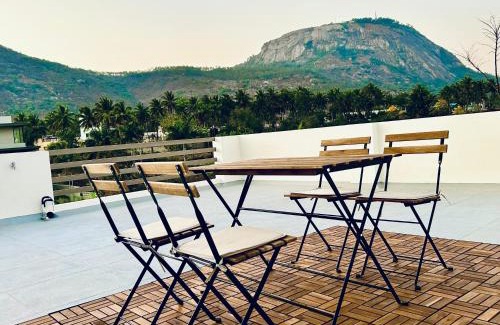 Nandi Hills House | Glenville Holiday Villa - Top Two Floors