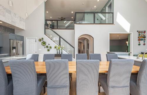 Waterfront Greens House | Glenwood Cove