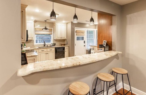 Huntsville House | Glenwood · Relax and Retreat in the Valley