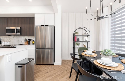 Jasper Place House | Glenwood Showhome | Sleeps 6 | AC