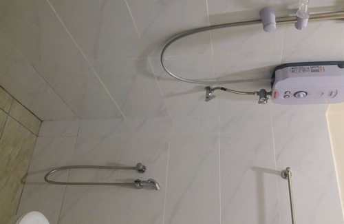 Sepang Ski Chalet | GLG KLIA Transit 3-Guests Room-G + Free drop off