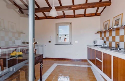 Rovittello Apartment | Gli Iris Apartments - Casa con terrazza by Wonderful Italy