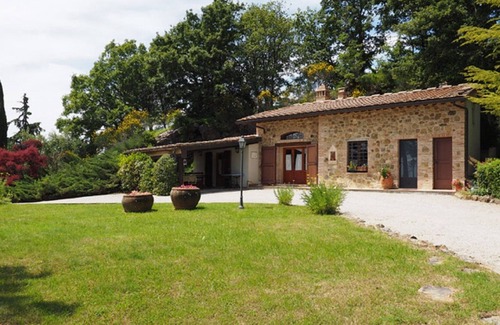 San Gimignano Cottage | Glicine, romantic cottage with outdoor patio, on the hills of San Gimignano