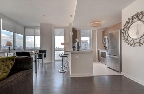 Hudson Exchange Apartment | Global Luxury Suites at Newport