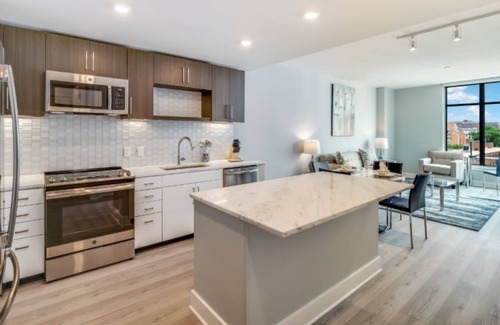 Woodmont Triangle Apartment | Global Luxury Suites Bethesda Chevy Chase