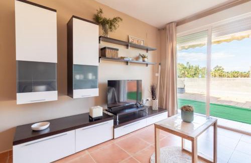 Playa de Almarda Apartment | Global Properties, Planta baja con piscina en Almenara