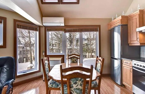 Mont-Tremblant Pedestrian Village House | GLOBALSTAY. Bright Condo near the Lake
